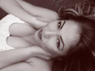 LigiaBella - Live chat hard with this plump body Hot chicks 