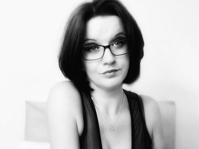 ValeriaDiamond - Sexe cam en vivo - 6363865