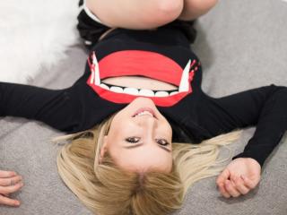 BlondieDee - Live chat xXx with this Hot chicks 