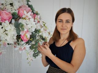 Lidora - Live chat sexy with this White Girl 