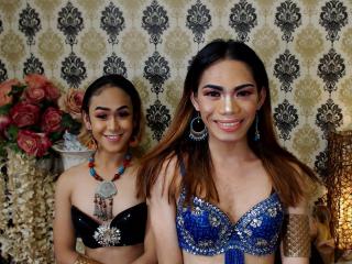 TwoLovelyShemales - Spectacle hot avec ce Couple transsexuel à la chevelure noire sur le service XloveCam 