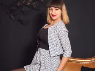 LucyHoney - Live porn with a so-so figure Hot babe 