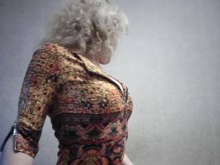 ZarynaAqua - Show live hard with a average body Lady 