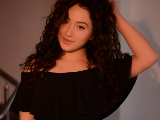 VaanesaTay - Live sex cam - 6377240