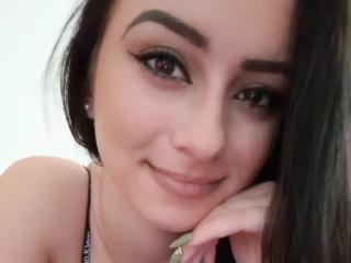 LaraNatlie - Live porno avec une éblouissante jeune jeune model européenne sur la plateforme XloveCam 