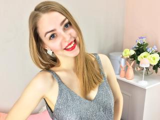 FallenAngelK - Webcam live nude with a White College hotties 