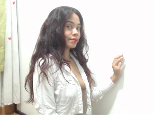 ViviSensual - Chat cam nude with this latin american Sexy girl 
