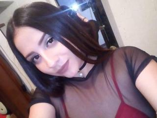 KatiaPierce - Webcam sexe avec une Très belle jeune nana en chaleur latinas sur le service Xlovecam 