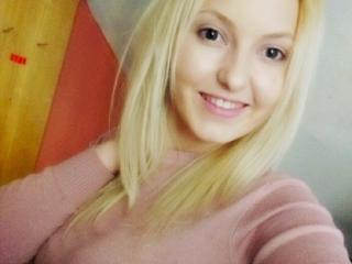 StarHannah - Webcam x with a Sexy babes with average hooters 