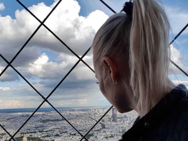 StarHannah - Live intime avec une Séduisante jeune nana hot épilée sur Xlovecam 