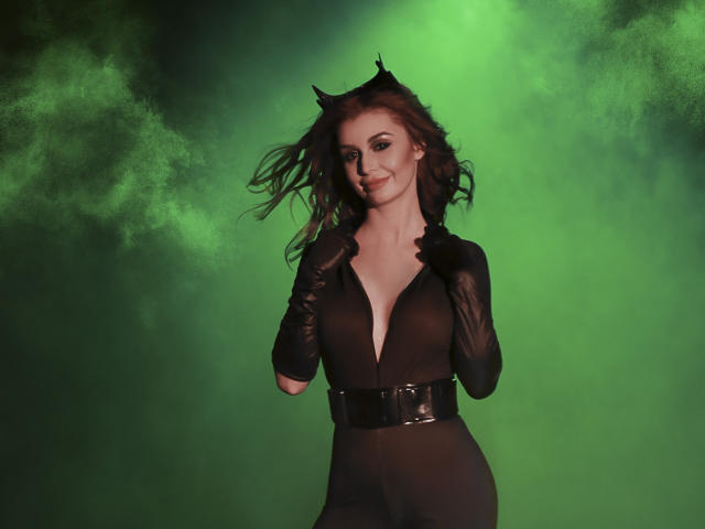 AttractiveReese - Web cam nude with a muscular physique College hotties 