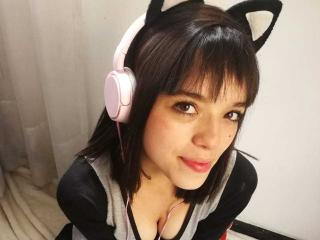 Bellacute - Webcam live exciting with a Young lady 