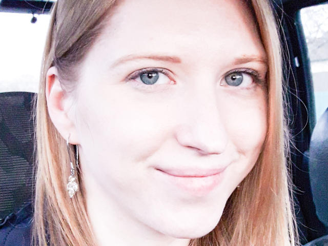 SwetPrinces - Chat intime avec cette Sensationnelle jeune créature sexy ayant le sexe complètement épilé sur le service Xlove 
