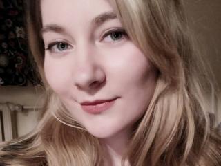 BlondeLacy - Video chat sex with this White Young and sexy lady 