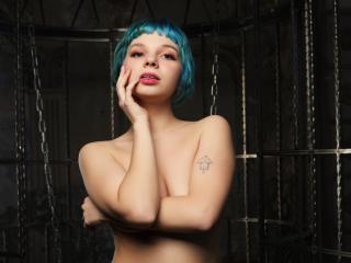 RoksanaBelle - Chat hard with a European Hot chicks 