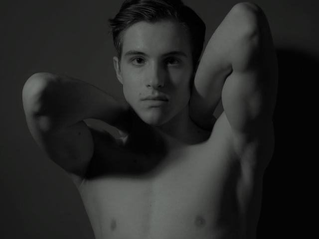 LegendRoland - Porno na żywo i seks kamera - 6404760