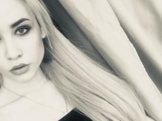 EleonorMay - online show porn with a being from Europe Young and sexy lady 
