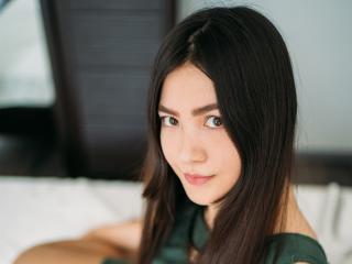MaggyFlower - online chat exciting with a shaved vagina Young lady 
