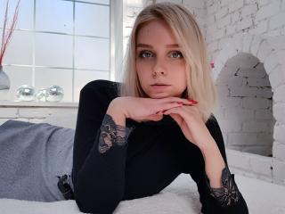 EmilyBett - Chat live exciting with this ginger Young and sexy lady 