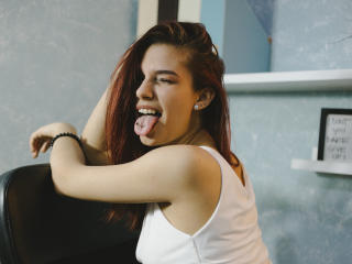 AmityV - chat online hot with this russet hair Sexy babes 
