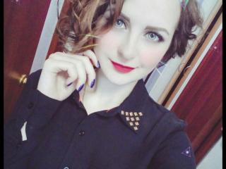 SueUniverse - Webcam porn with this standard build Young and sexy lady 