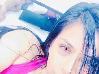 YayitaX - Chat live sex avec cette Resplendissante jeune camgirl sexy en bonne condition physique  