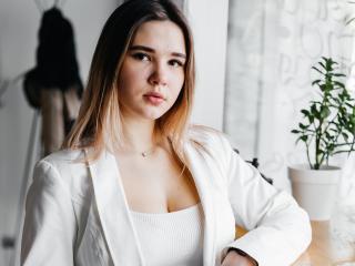 RoseWhite - online chat porn with a White Sexy girl 