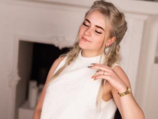 AndreaRock - Show sex with a gold hair Young lady 