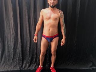 Chicomalote - Webcam live intime avec un Gay au corps plein de force sur le site Xlovecam 
