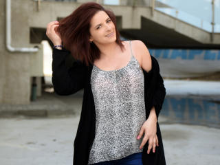 FabienneContessa - online chat sex with this shaved pubis Sexy lady 