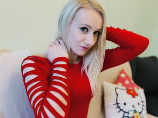 LisaMausi - Web cam sex with this White Girl 