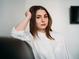 IlanaFlower - Show live x with a brown hair Girl 