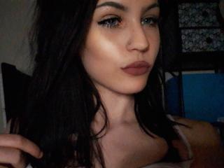 LeonaForReal - online show nude with a shaved sexual organ Young lady 