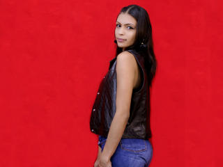 AndreaMIlls - Cam en direct avec une Resplendissante fille en chaleur latinas sur le site XloveCam 