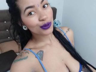ZoeCafrune - Webcam hot with a chocolate like hair Young lady 