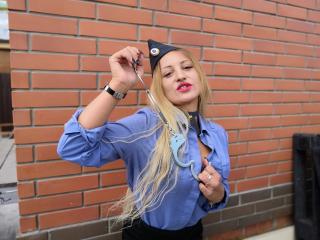 AllaSexyQueen - Chat cam x with this European Mistress 