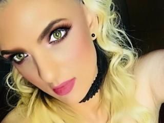 SunnyThalia - Show exciting with a shaved pussy Gorgeous lady 