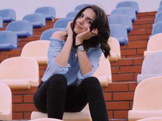 SyndyLona - chat online sexy with this gaunt Young lady 