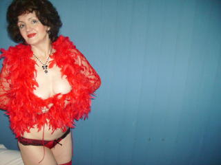 FoxySlyde - chat online sexy with a shaved genital area Sexy mother 