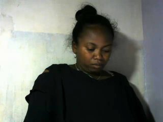 SexyHotCaprice - Webcam live porn avec cette Femmes black sur le site Xlovecam 