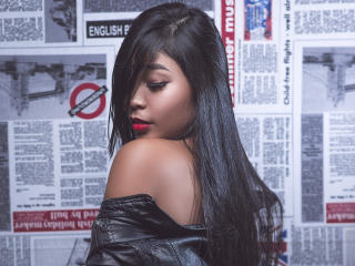 SharlottesHann - Live hard with this shaved pubis Gorgeous lady 