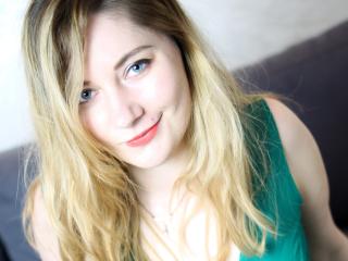 BlondeLacy - Live chat x with a regular chest size Girl 