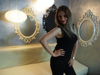 RedYasmine - Chat live hot with this light-haired 18+ teen woman 