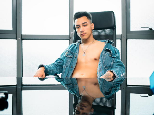 AnthonyCruise - Sexe cam en vivo - 6553561