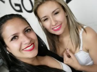 Mileidyy - Cam sexe avec cette Femme mature avec des seins tenant dans la main sur le site X Love Cam 