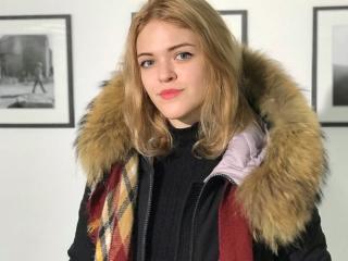 MeggyLee - Show live nude with a European Hot chicks 