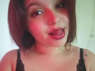 Myalewwis - Show live hot with this medium rack Young lady 