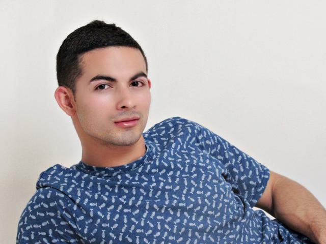 ClarkBig - Show live xXx with this Gays 