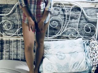 RedYasmine - Webcam live sexy with a standard build Hot babe 
