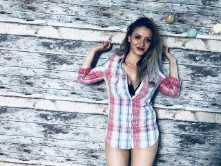 RedYasmine - Show live xXx with this shaved genital area Girl 
